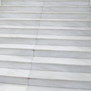 916